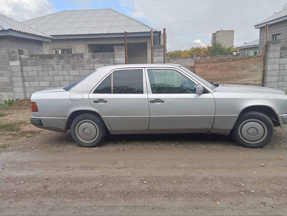 Машина продам мерседес 220