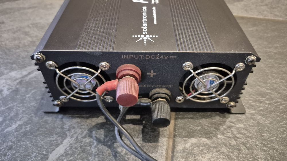 Инвертор за камион Solartronics 24v