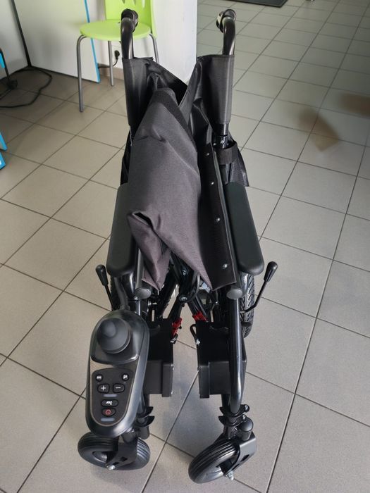 Scaun cu rotile electric