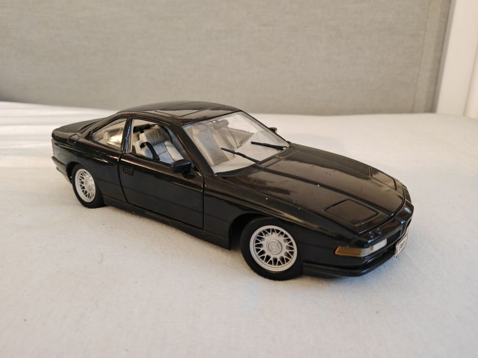 Macheta BMW 850i Maisto 1/18