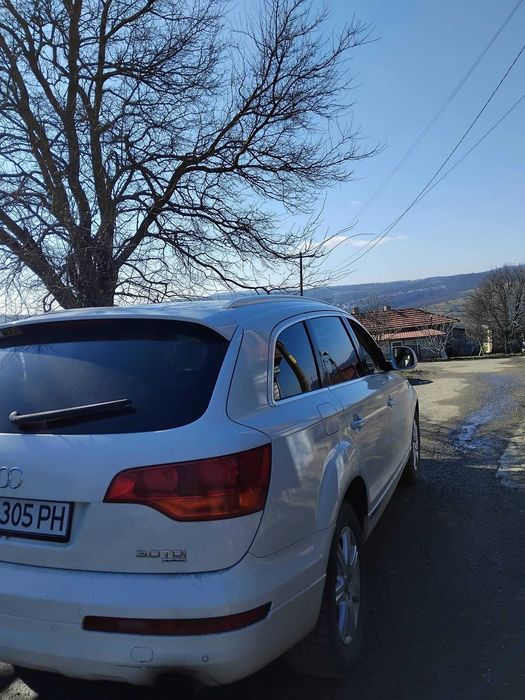 Ауди Кю 7 на части