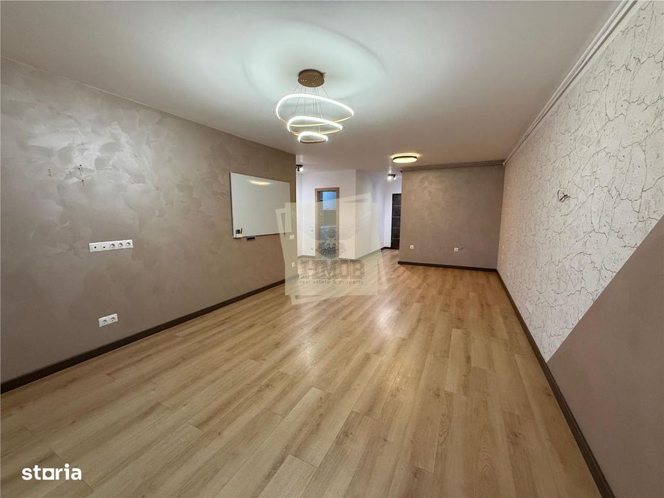 Spatiu birouri 3 camere curte 100 mp si 2 parcari Turnisor