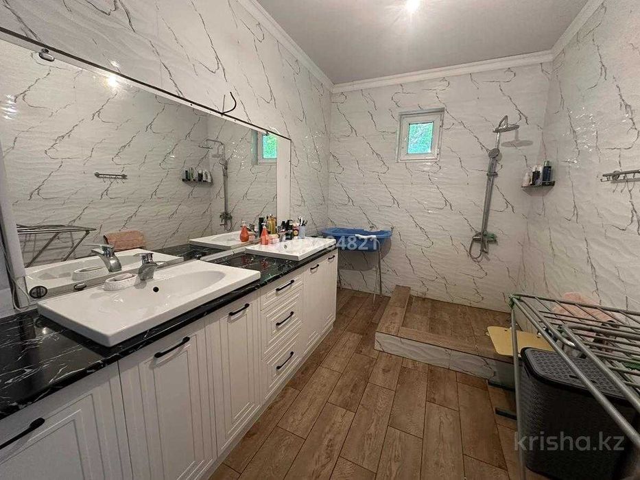 5 комн Арнагуль Империя