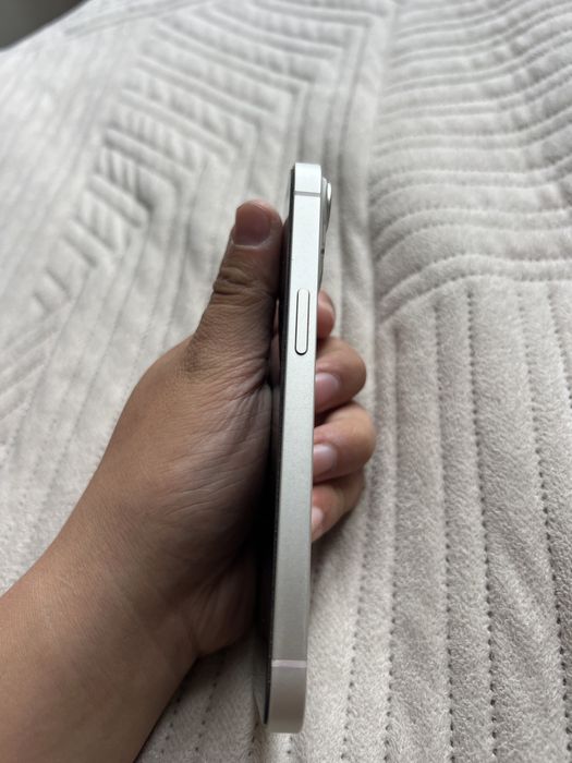Продаю Iphone 14 без ремонта состояние идеал