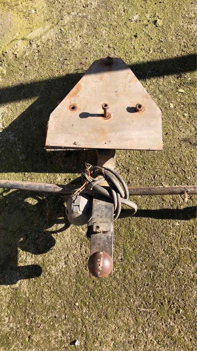 Теглич подходящ за Лада