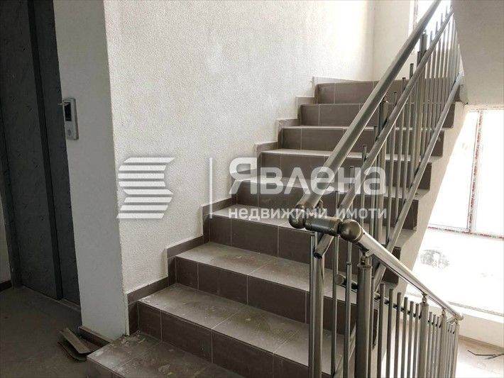 Продава се Тристаен апартамент в Бургас, Меден рудник - зона В - 102 кв.м за 932 €/кв.м - Снимка #1