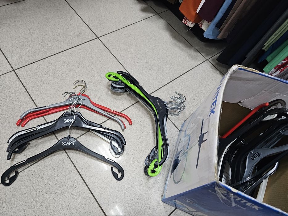 Продам вешалки пластик ,пр Турция