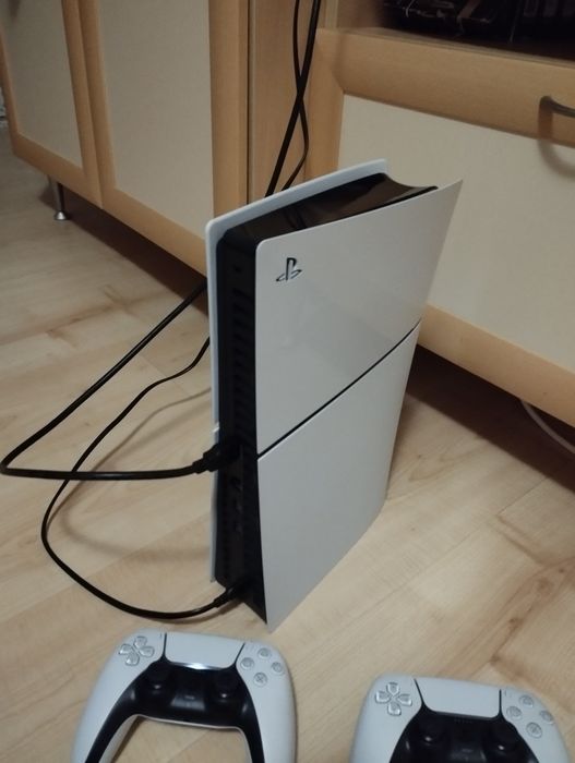 Playstation 5 Slim с игри