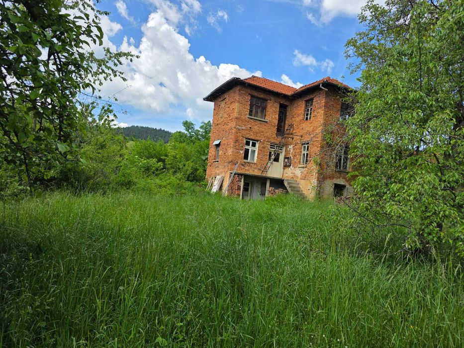 продавам къща в с.Балабанско, община Троян