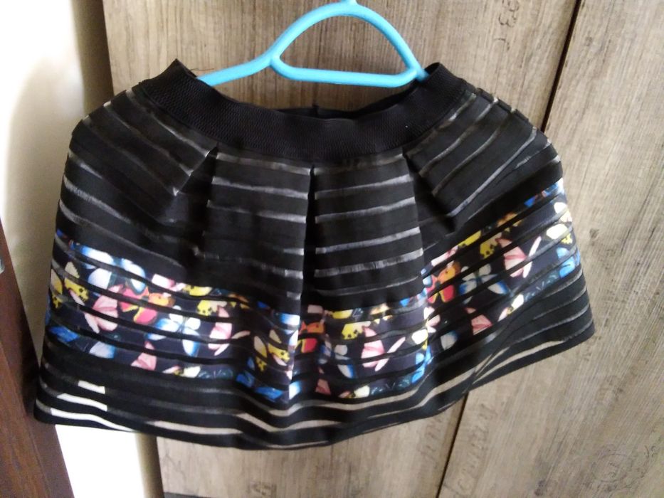 Детска пола, полиестер, с подлата.