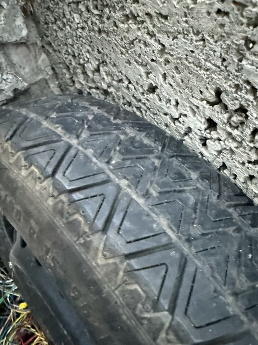 Резервна гума БМВ 125/90/15