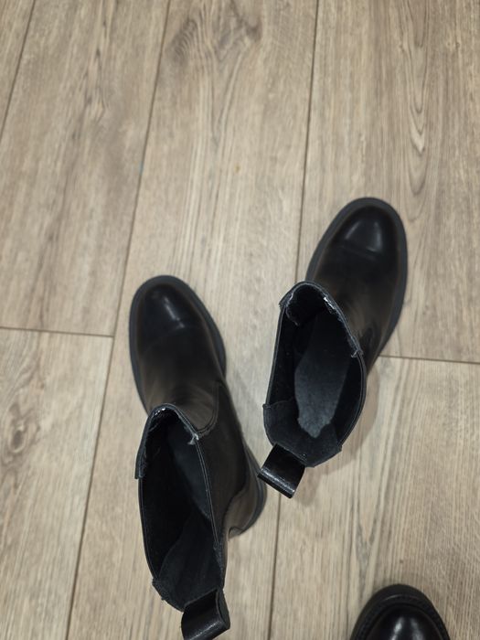 Продам кожаные челси