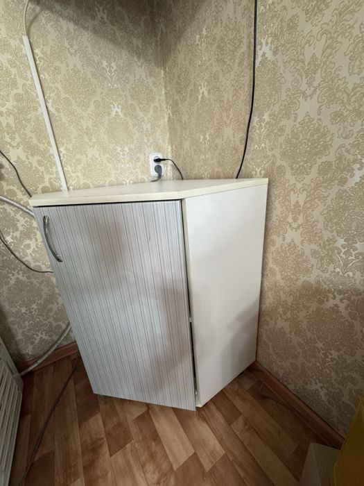 Продаю шкаф (угловой)