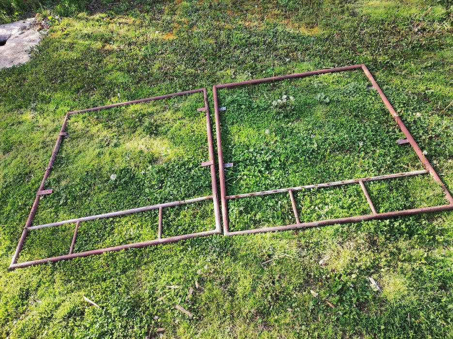Set Porti Fier + 6 stalpi
- Structurá Solidá