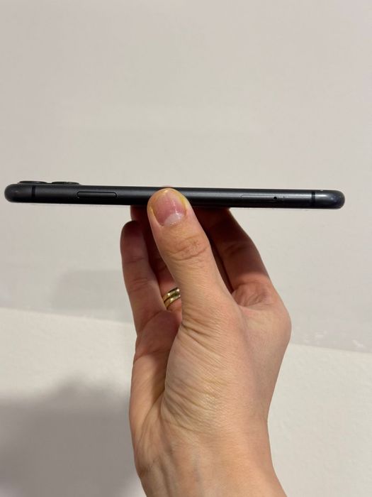 Продам iphone 11