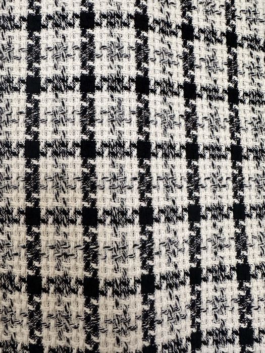 Вталено сако каре черно и бяло