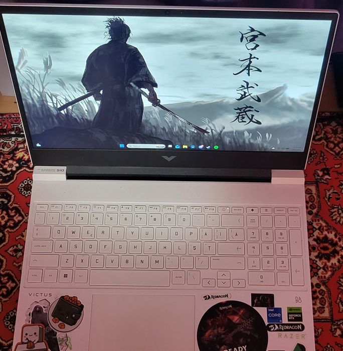 Vand laptop gaming HP Victus