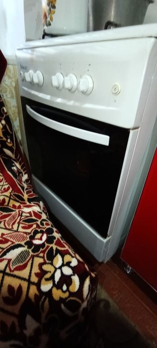 Кухинни мебель ва газ плита сотилади