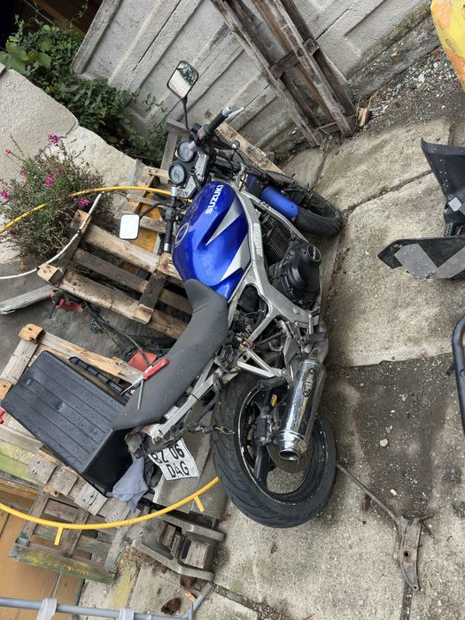 Dezmembrez suzuki gs 500