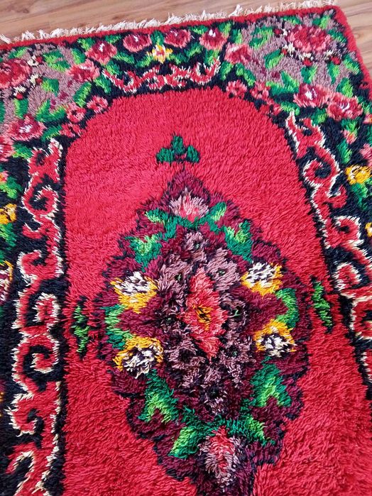 Продавам ръчно тъкани китеници