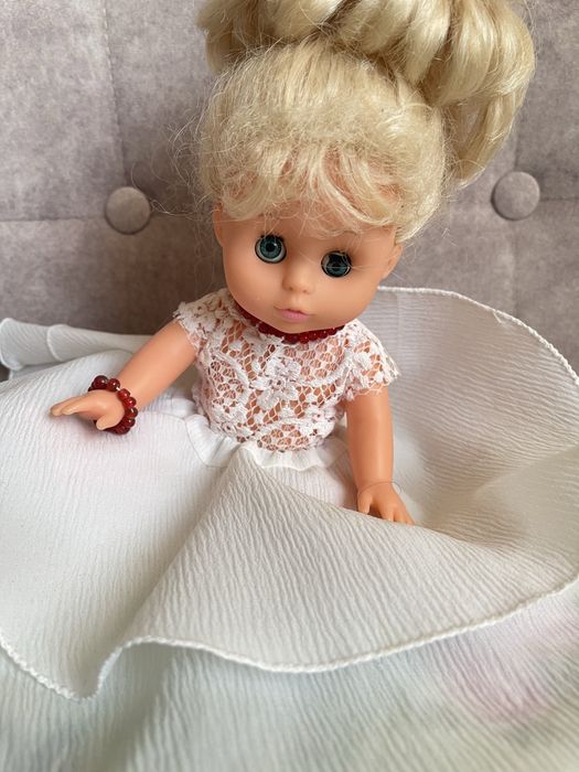 Papusa veche mireasa