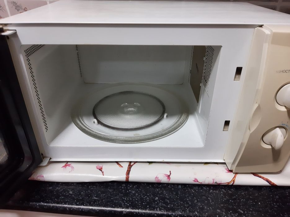 Продам микроволновую печь б/у