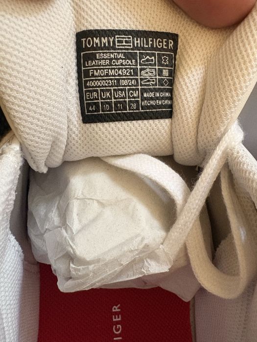 Adidasi tommy nr44,5 noi nouti