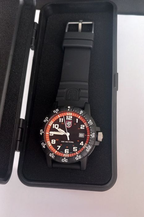 Luminox нов часовник
