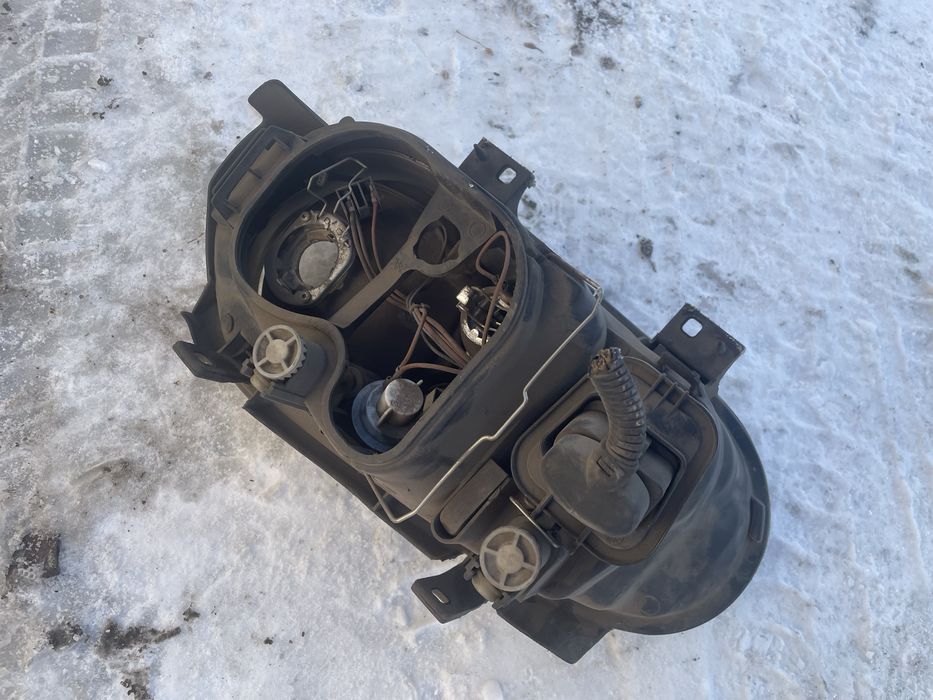 Правая фара фольцваген гольф 4