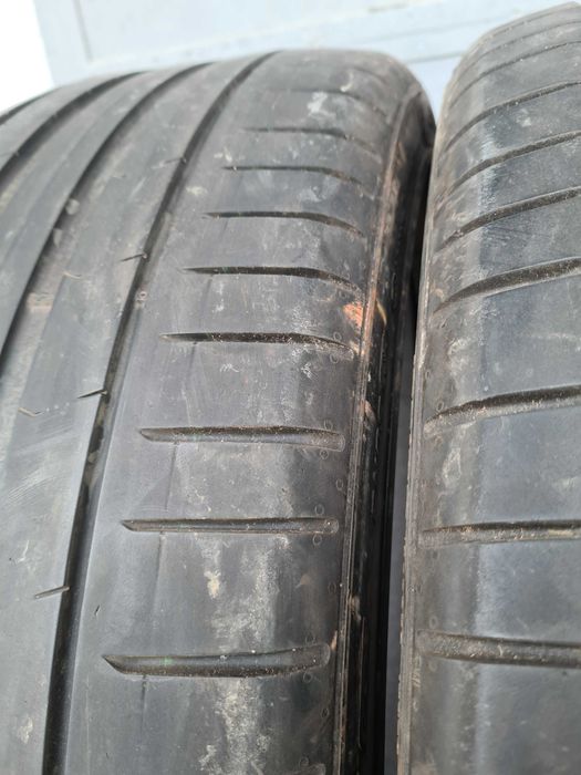 2 бр. летни гуми 255/40/21 Pirelli DOT 2617 5 mm