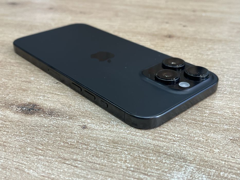 iPhone 16 Pro Max 256GB 100% бат. Гаранция Перфектен