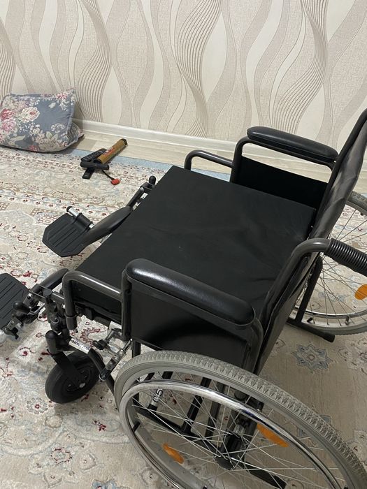 инвалидная коляска