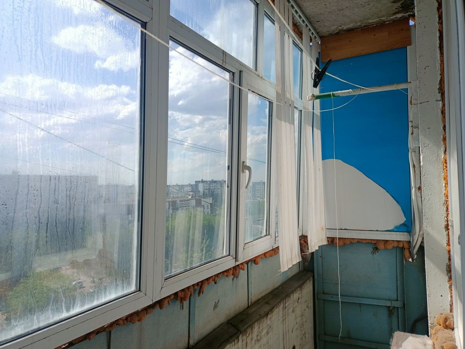 Продам пластиковые балконные рамы