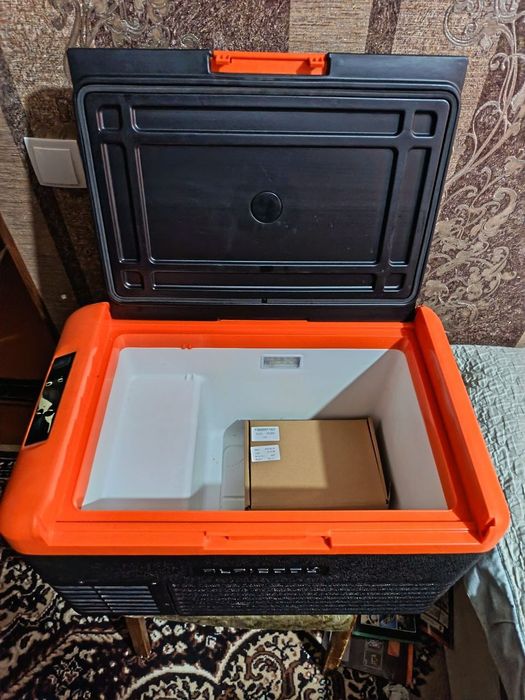 Холодильник автомобильный.