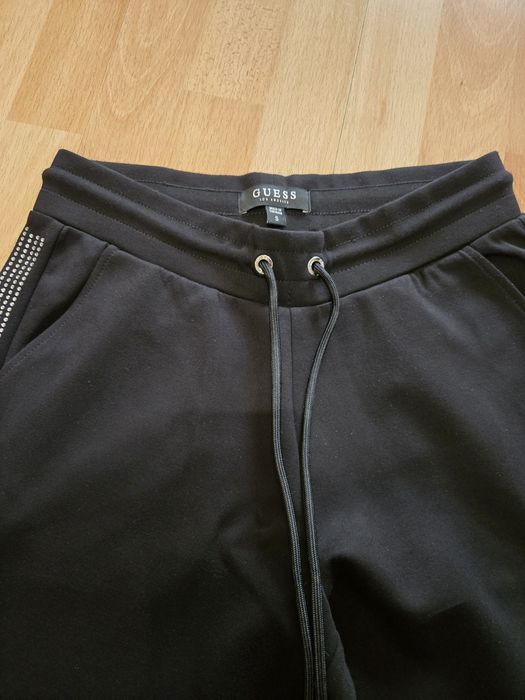 Guess! Оригинален дамски анцуг!