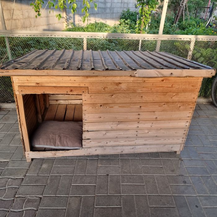 Продам большую будку для собак