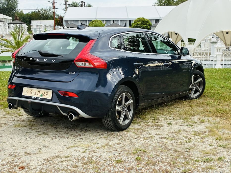 Volvo V40 RDesign D4 190 cp