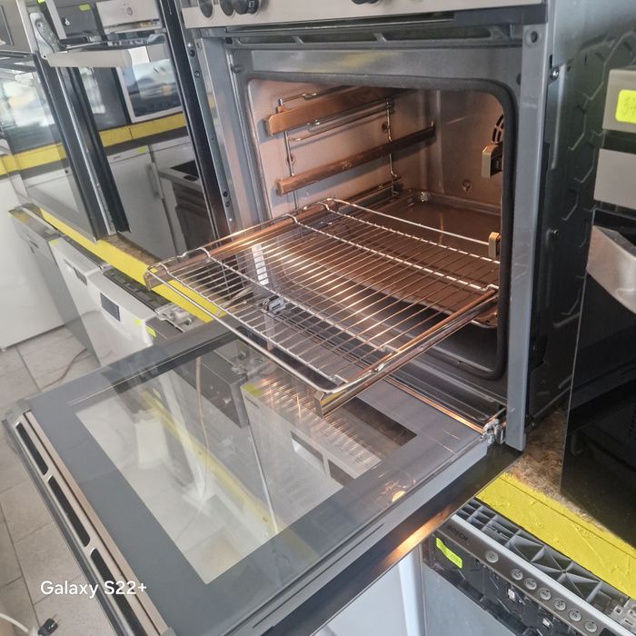 Комплект фурна и плот за вграждане SIEMENS Pyrolyse Induction