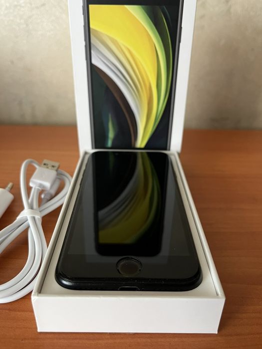 Айфон/IPhone  SE 2020 64 GB