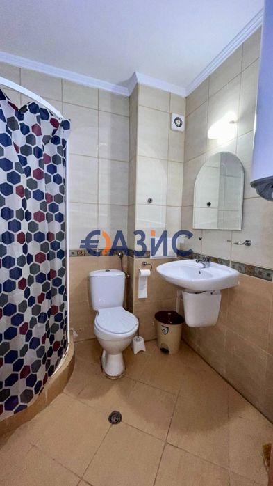 Продава се Двустаен апартамент в к.к. Слънчев бряг - 71 кв.м за 895 €/кв.м - Снимка #8