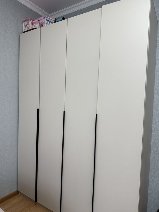 Шкаф почти новый . В хорошем состоянии