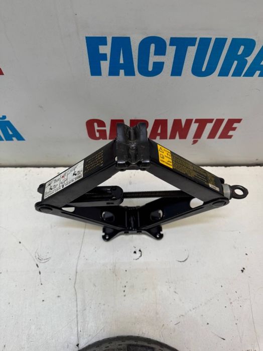 Trusă cric cheie roți Opel Astra G H J Vectra B C D Zafira A B