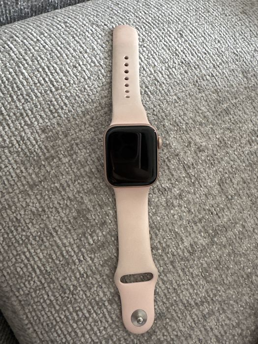 Часы Apple Watch Series 5