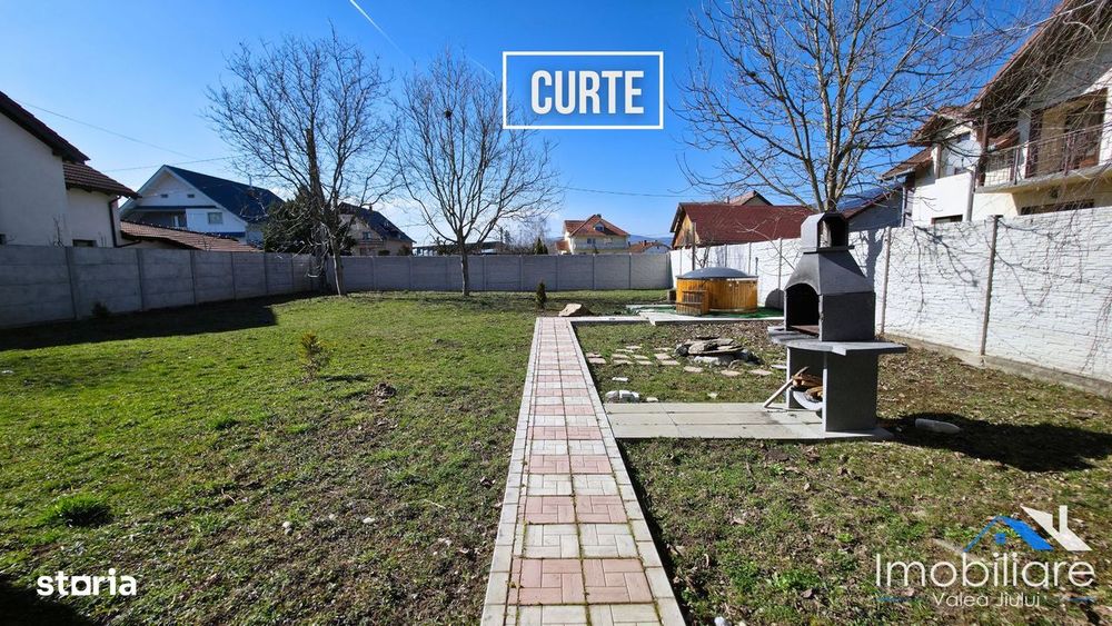 Casă spațioasă de vânzare – Hațeg | Zonă centrală | Teren 1.400 mp