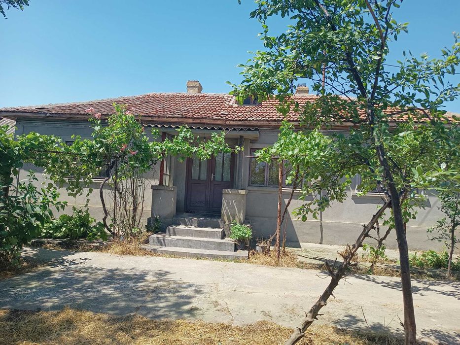 Casa locuibila + Teren generos 3550 mp, intravilan – Comuna Baia, Judetul Tulcea