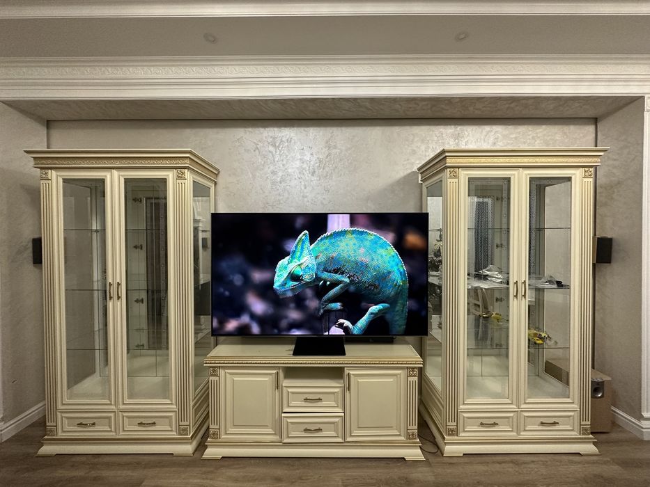 СРОЧНО! Сервант горка с ТВ тумбой.