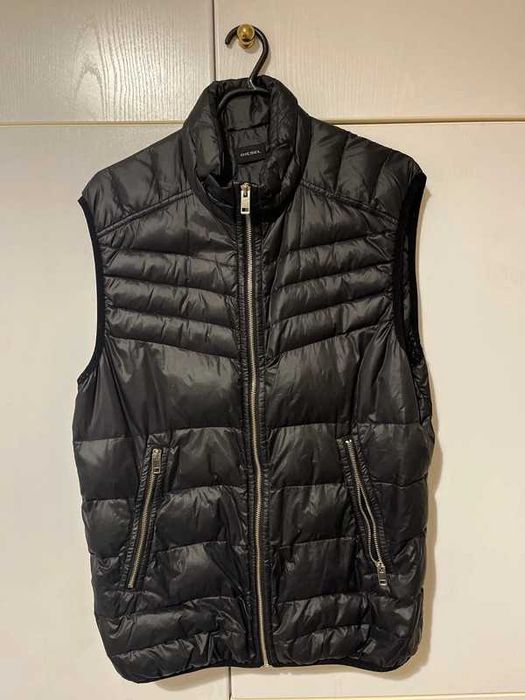 DIESEL vesta umpluta cu puf natural, marime XL