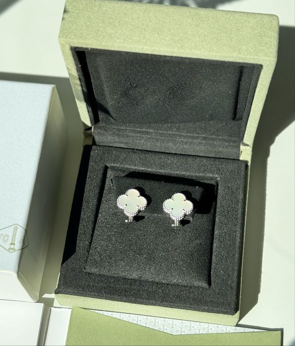 Vca mother of pearl van cleef earrings cercei