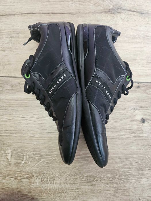 Продавам мъжки сникърси Hugo Boss Space