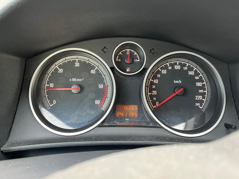Vând Opel Astra H